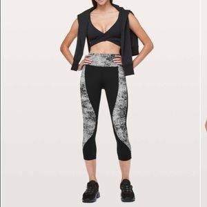 Lululemon Sweat & Repeat Crop 21"